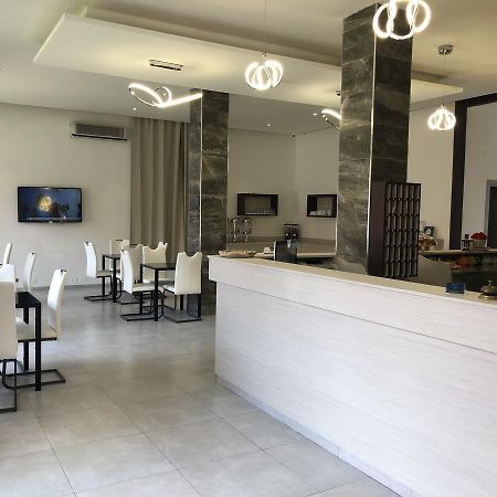 Hotel Frejus Колленьо Экстерьер фото