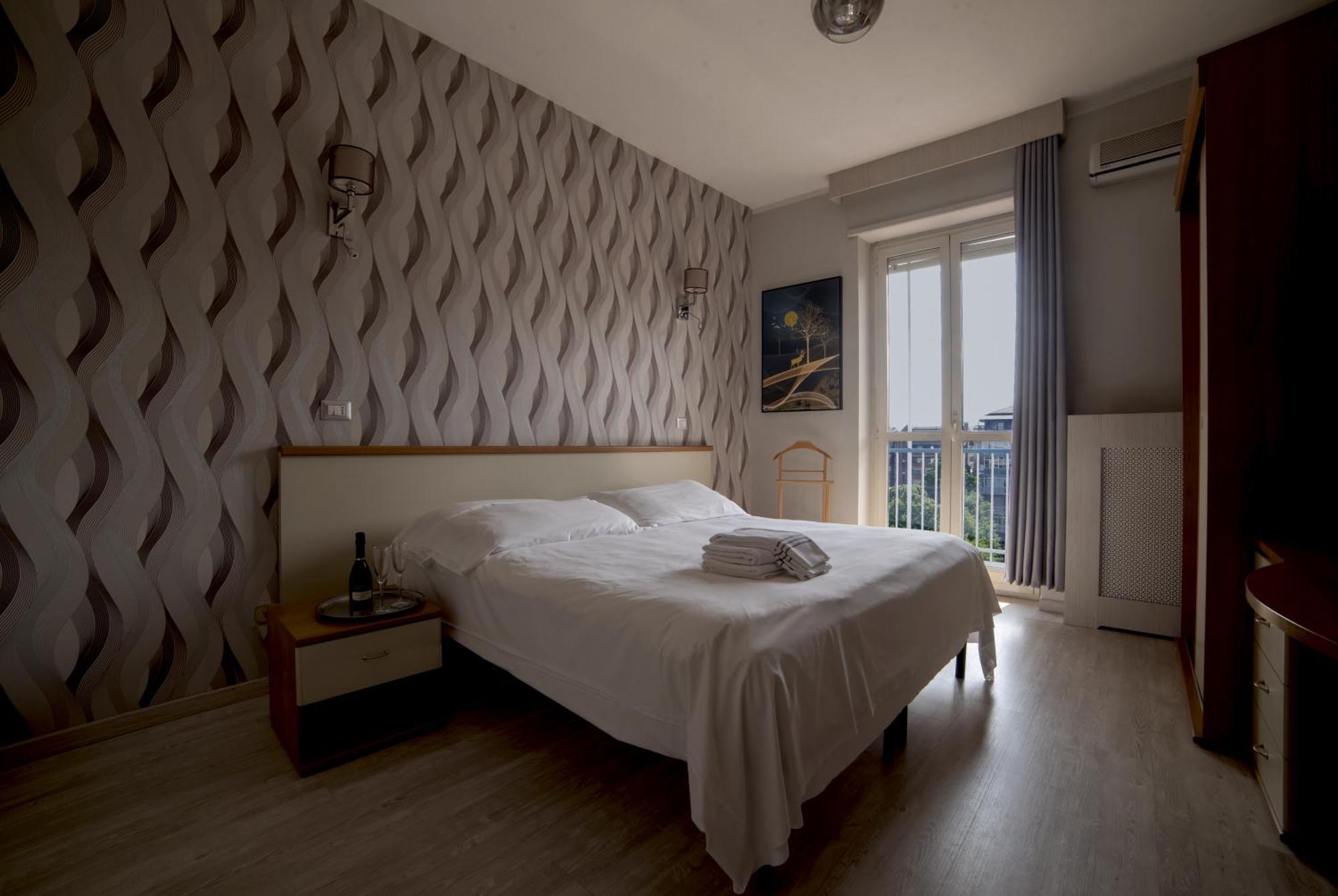 Hotel Frejus Колленьо Экстерьер фото