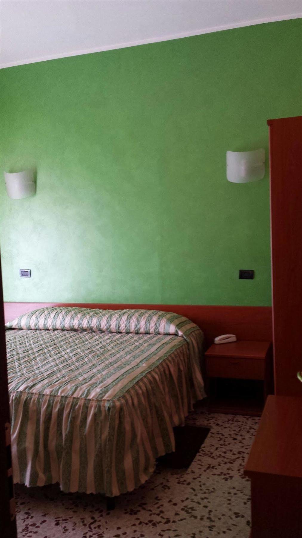 Hotel Frejus Колленьо Экстерьер фото
