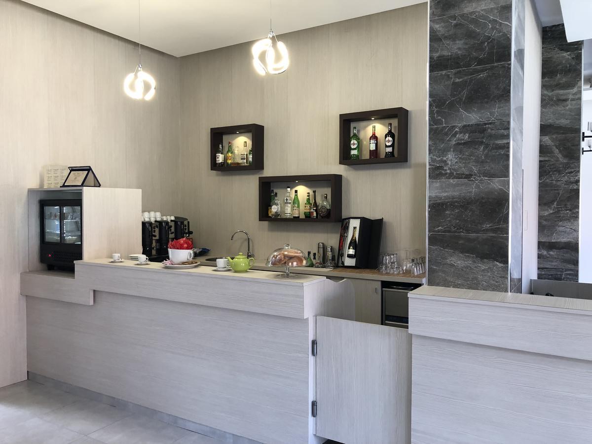 Hotel Frejus Колленьо Экстерьер фото