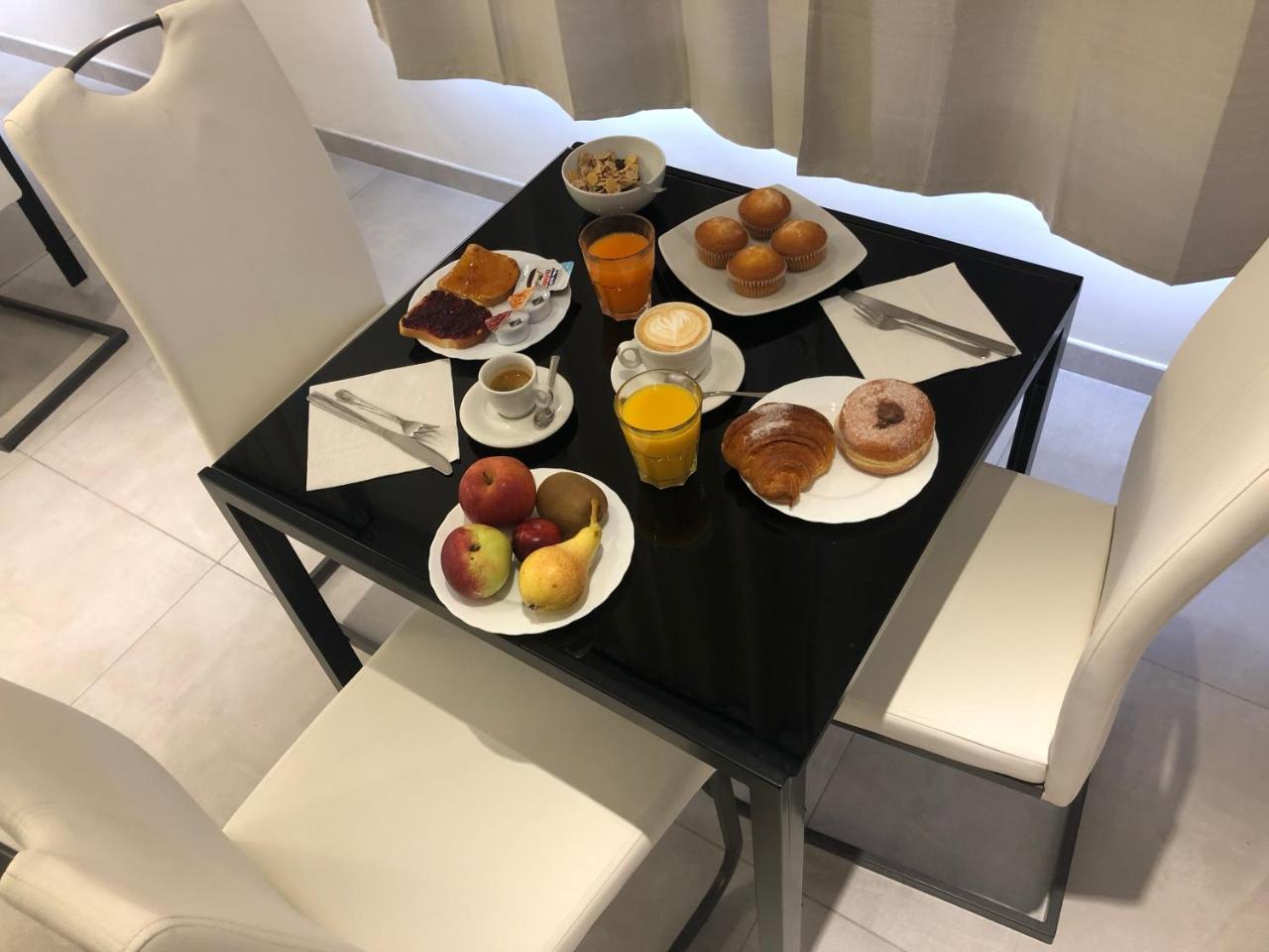Hotel Frejus Колленьо Экстерьер фото