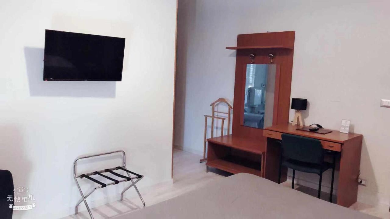 Hotel Frejus Колленьо Экстерьер фото