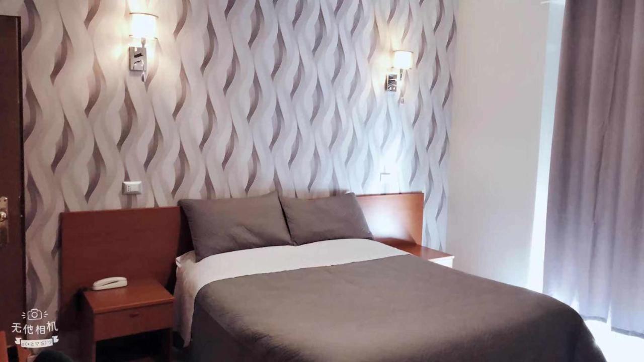 Hotel Frejus Колленьо Экстерьер фото